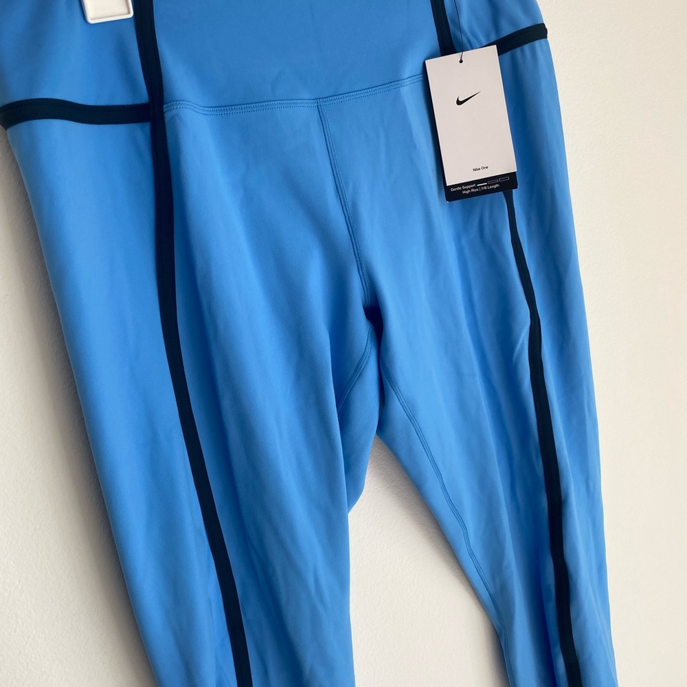 BRAND NEW Nike Leggings in Sky Blue with Black lines